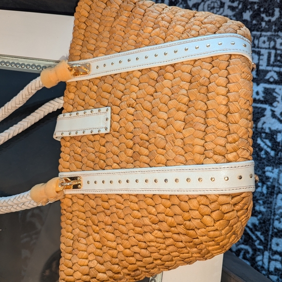 Michael Kors Santorini Raffia Straw Tote - Picture 2 of 4